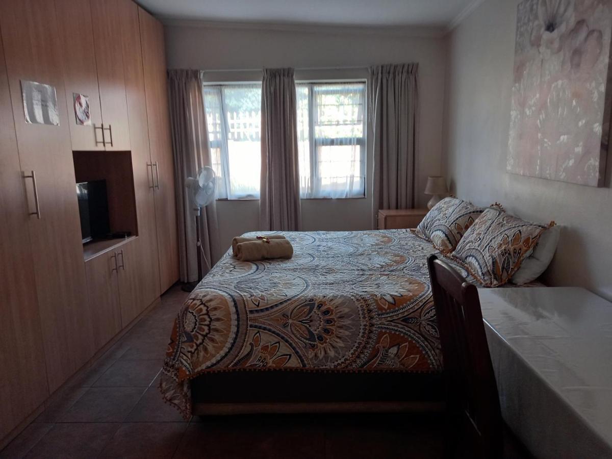 White Rose Guest House Vanderbijlpark Εξωτερικό φωτογραφία