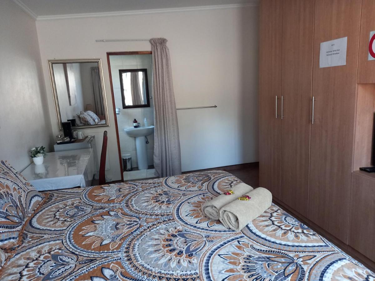 White Rose Guest House Vanderbijlpark Εξωτερικό φωτογραφία